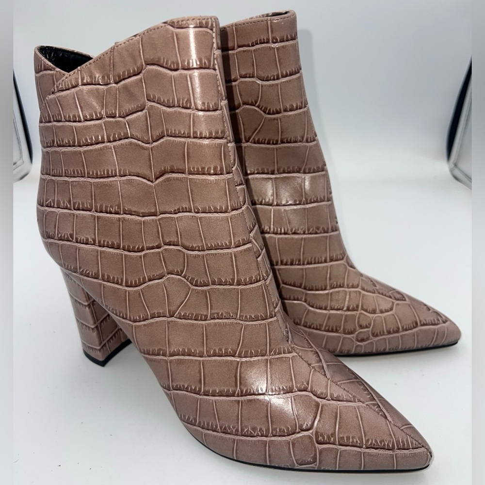 MARC FISHER LTD Urmi Zip Bootie Brown Crocodile-embossed Leather Size 8.5M NEW